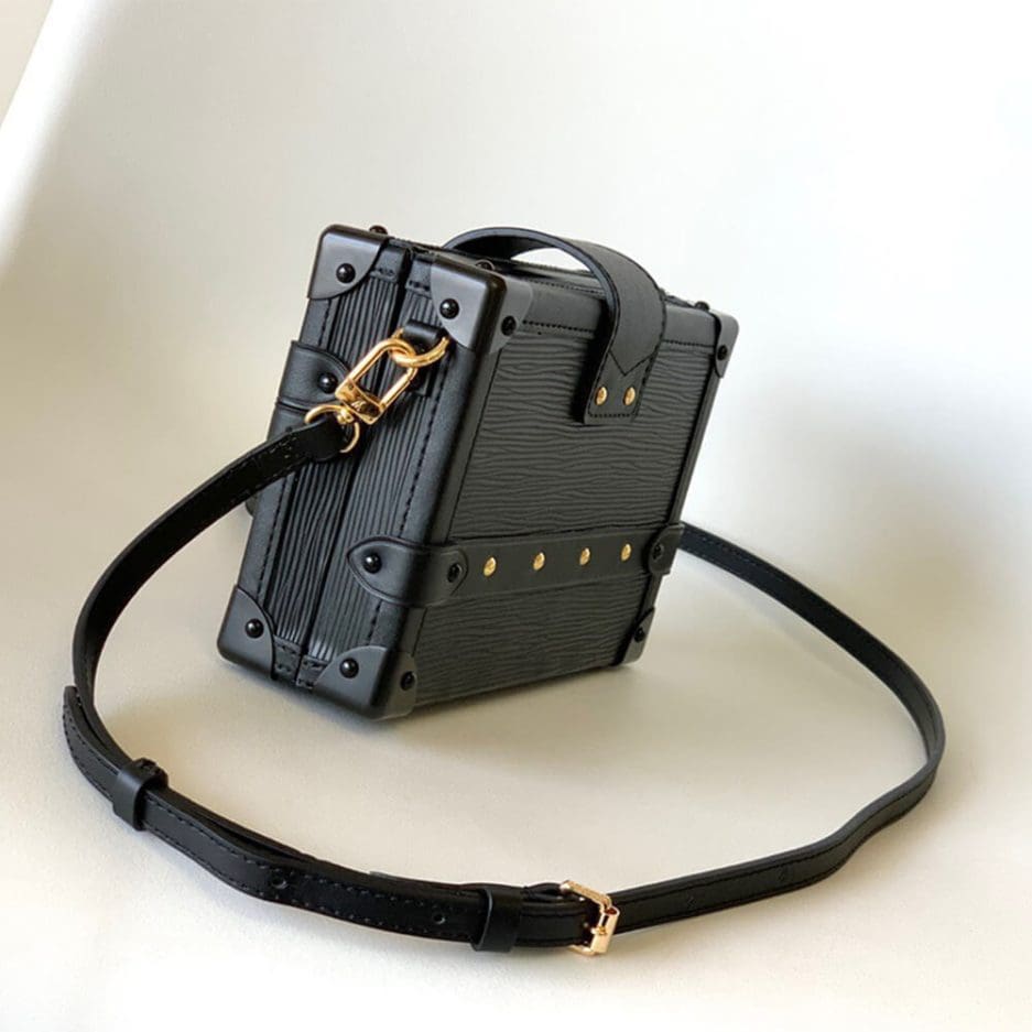 Louis Vuitton PETITE MALLE EAST WEST M59179