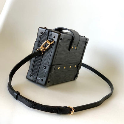 Louis Vuitton PETITE MALLE EAST WEST M59179