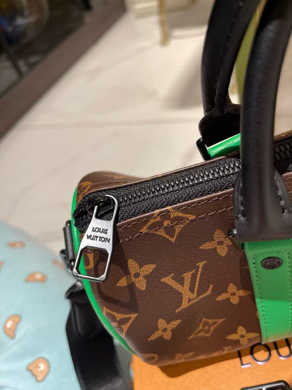 Louis Vuitton Keepall Bandouliere 25