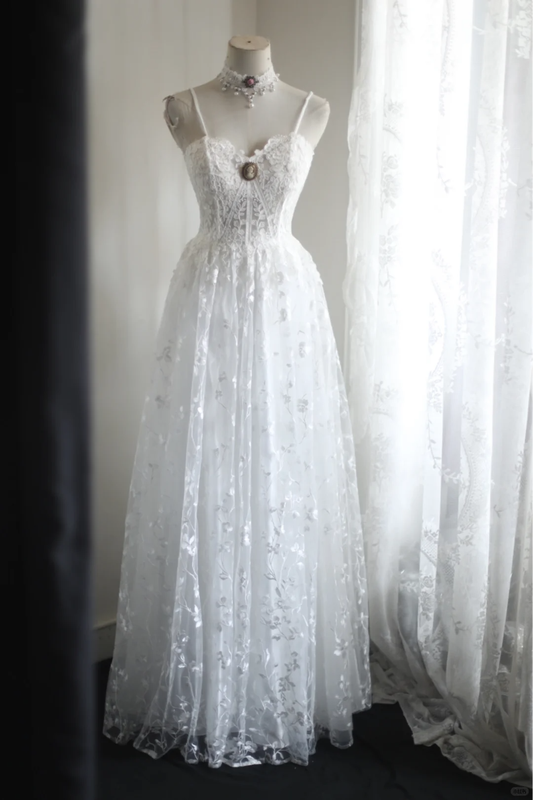 Simple White Spaghetti Straps Lace Appliques A Line Wedding Dress Bridal Dress S540