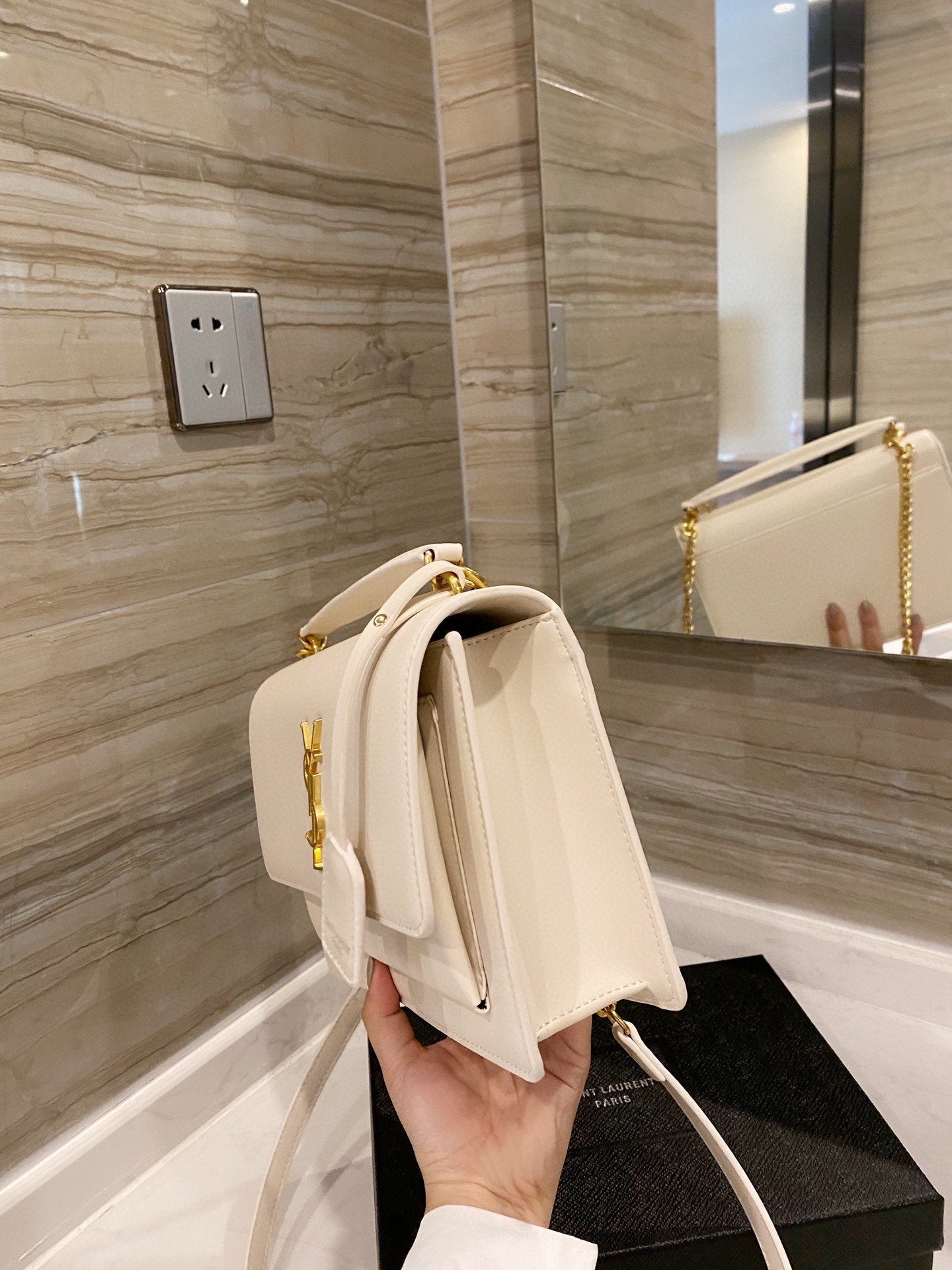 Saint Laurent SUNSET MEDIUM IN SMOOTH LEATHER