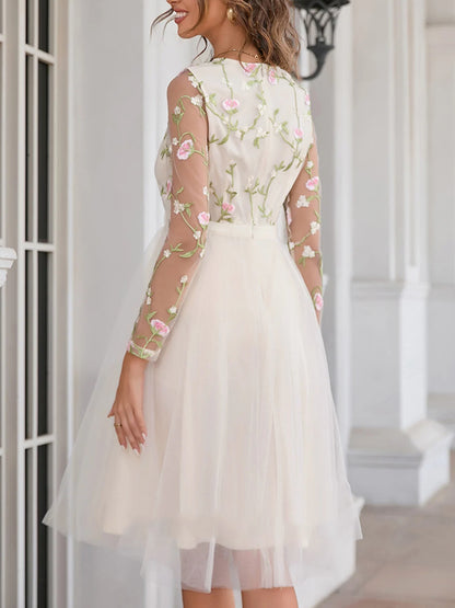 Embroidered Scoop A-line Lace Tulle Midi Dress