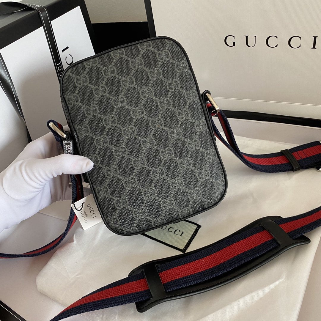 Gucci GG Supreme Messenger Bag