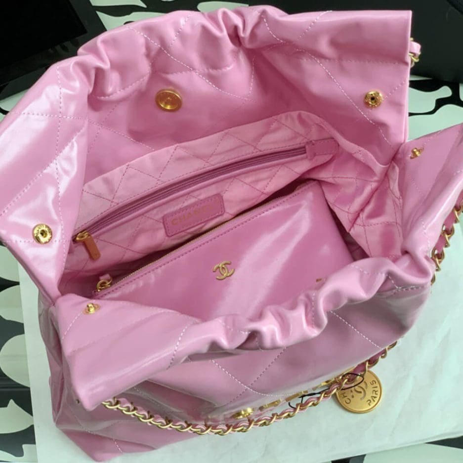 CHANEL 22 SMALL HANDBAG  AS3260