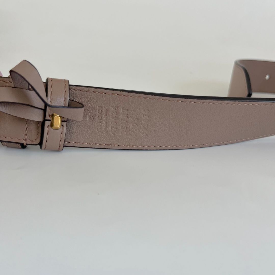 Gucci beige Matelassé Leather GG Marmont Belt Bag
