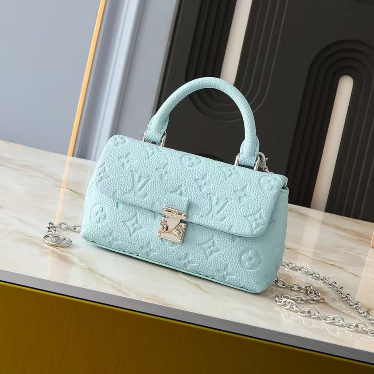 LOUIS VUITTON NANO MADELEINE BLUE 21CM M12211
