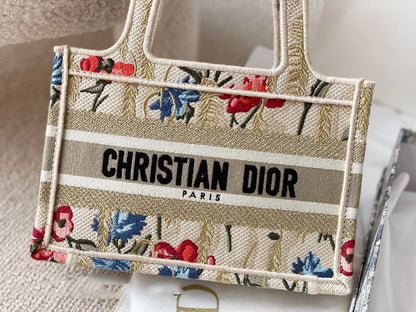 Medium Dior Book Tote Gold
