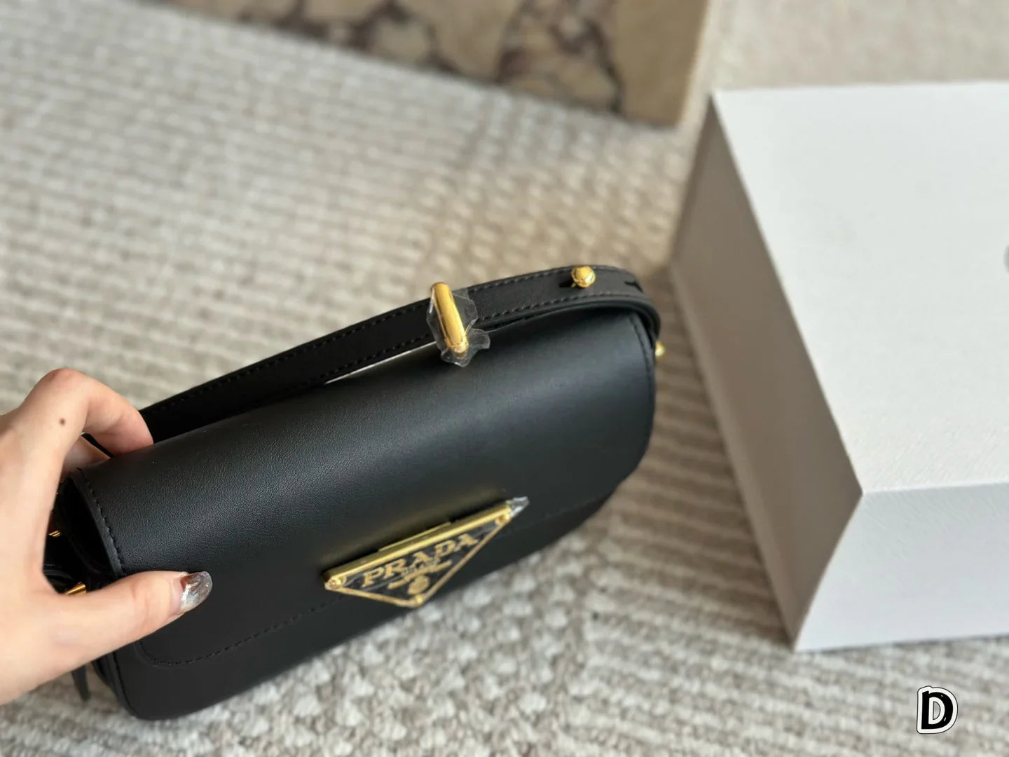 Prada Femme Handbag Black 21x13cm