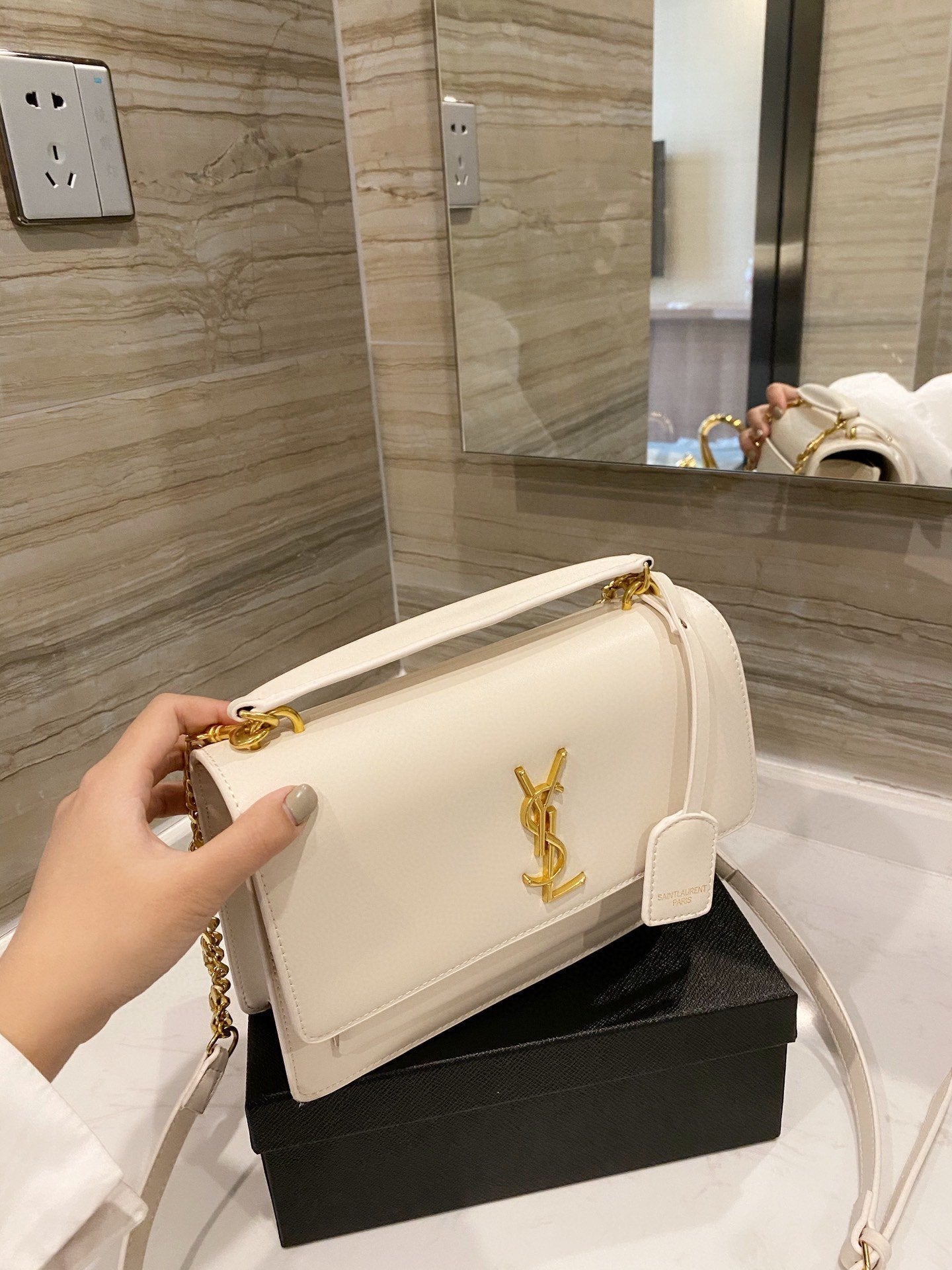 Saint Laurent SUNSET MEDIUM IN SMOOTH LEATHER