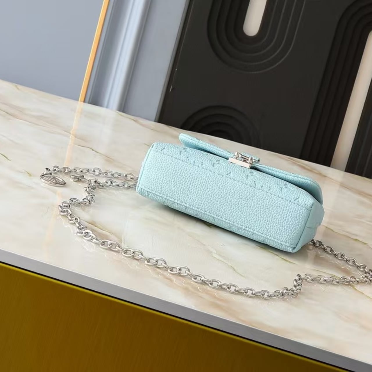 LOUIS VUITTON NANO MADELEINE BLUE 21CM M12211