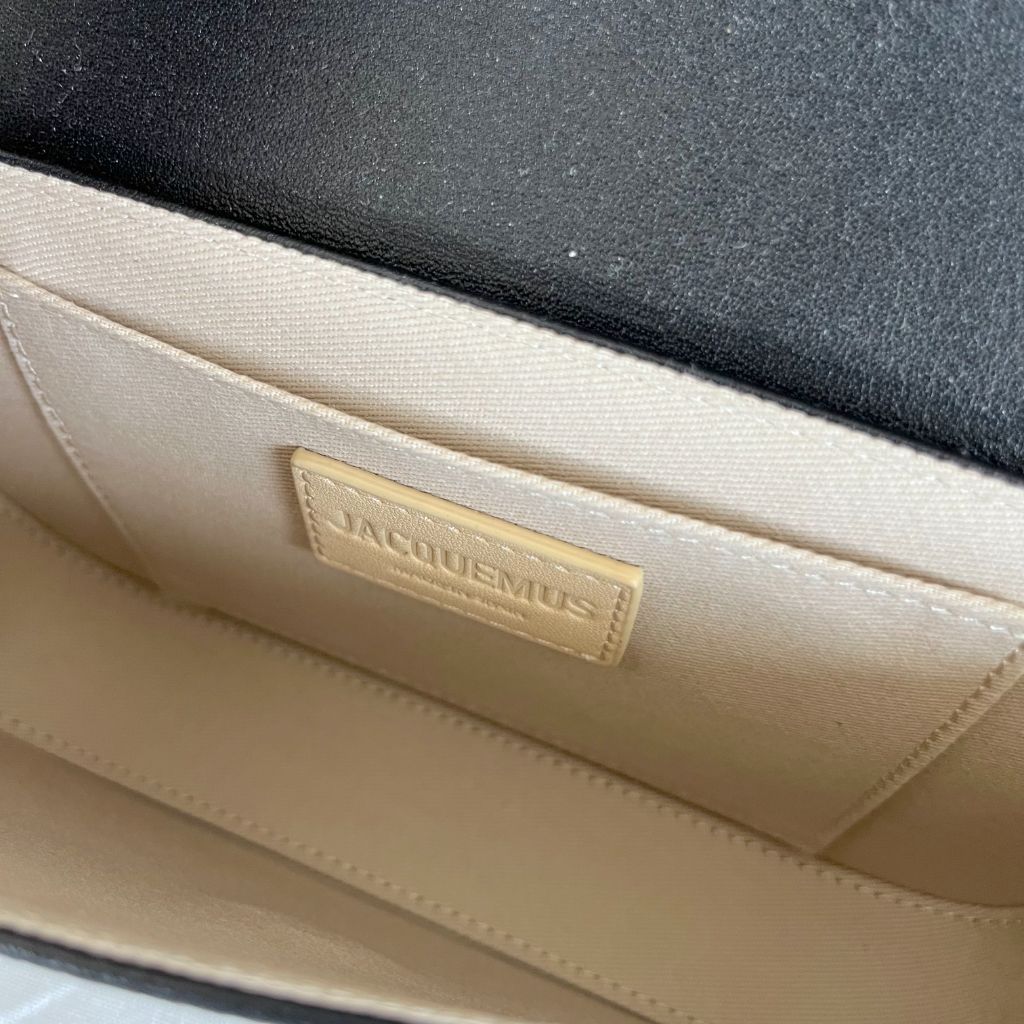 Jacquemus Le Carinu shoulder bag