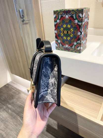 Dior 30 Montaigne Chain Bag