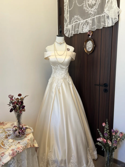 White Delicate Floral Applique Long Satin Ball Gown Evening Gown Wedding Dress gh4292