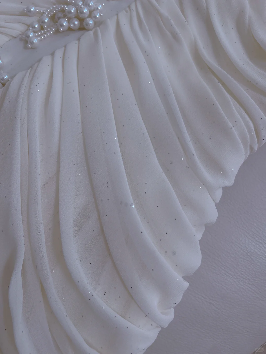 Elegant Chiffon Pleated Sleeveless Birthday Party Dress White Vacation Dress With Pearls S484