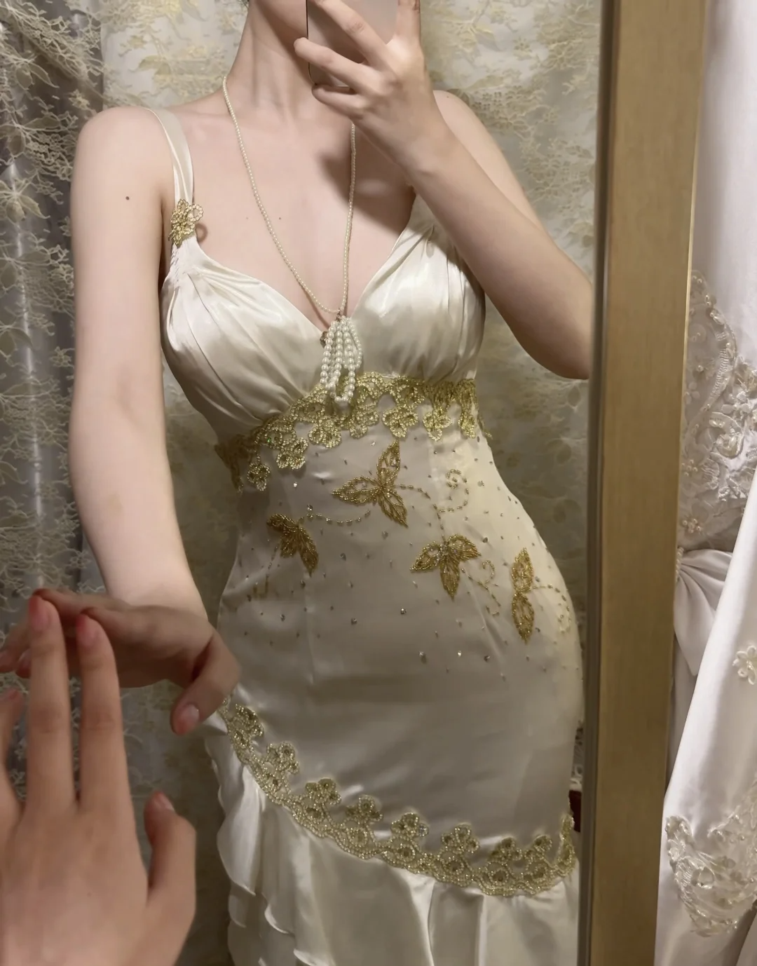 Ivory Exquisite Gold Beading Long Satin Mermaid Slim Fit Ruffle Ball Gown Evening Gown Party Dress gh4252