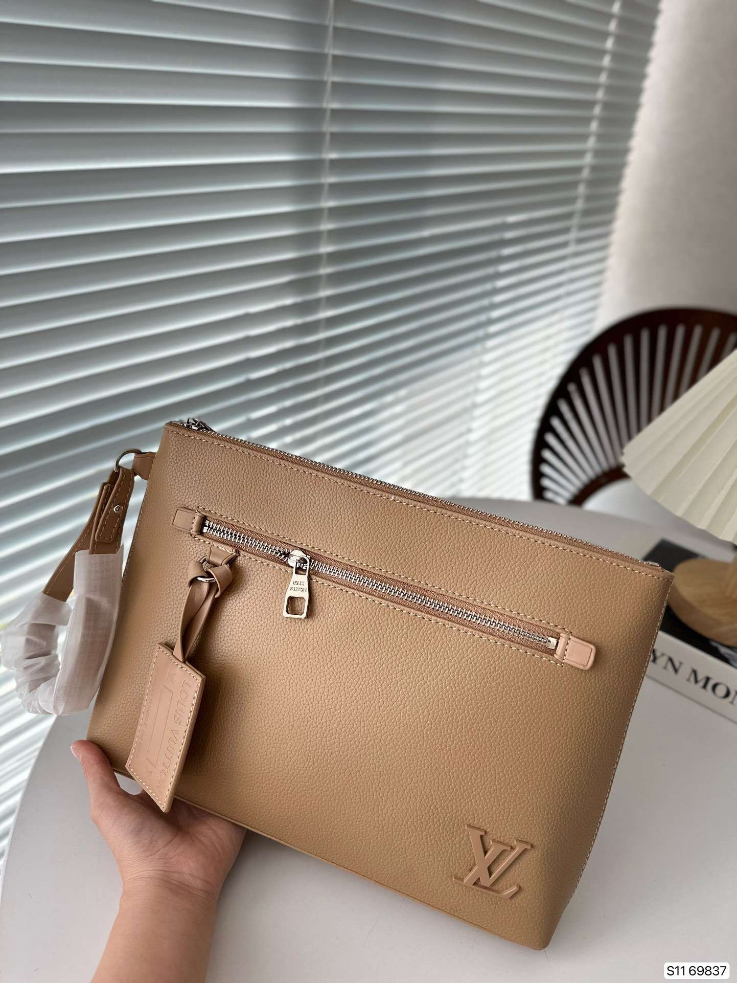 Lv CLUTCH BAG