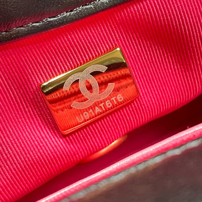 Chanel Small Flap Bag Black Lambskin size 21 x 14 x 7 cm