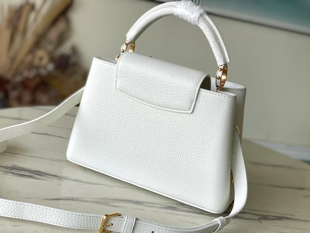 LV Capucines BB White size 27 x 18 x 9 cm