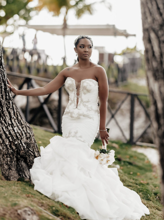 2025 New Mermaid Sweetheart Neck Rhinestone Tulle Long Sweep Wedding Dress SH2232