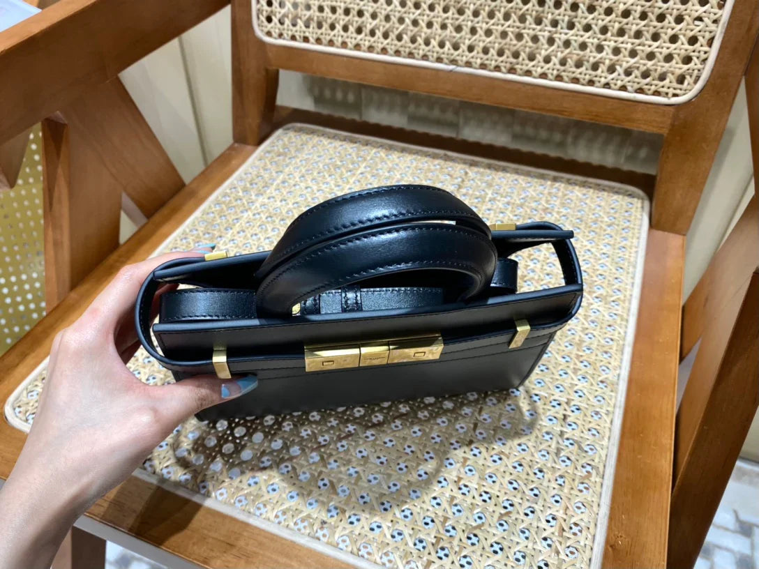 YSL Manhattan Nano Bag Black 593741 21x16x9cm