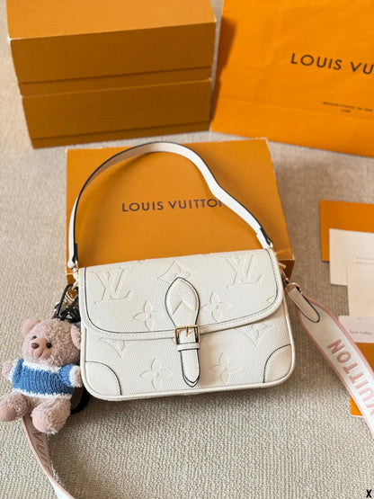 LV Louis Vuitton Tote Bag White 25x15cm