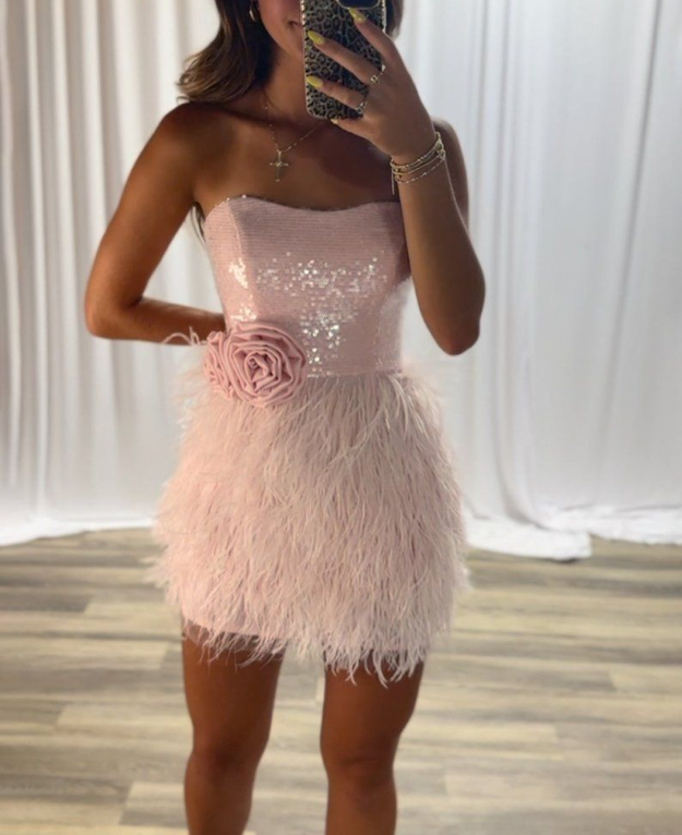 Classy Pink Bodycon Strapless Sequin Short Homecoming Dress Cocktail Dress With Feathers S927