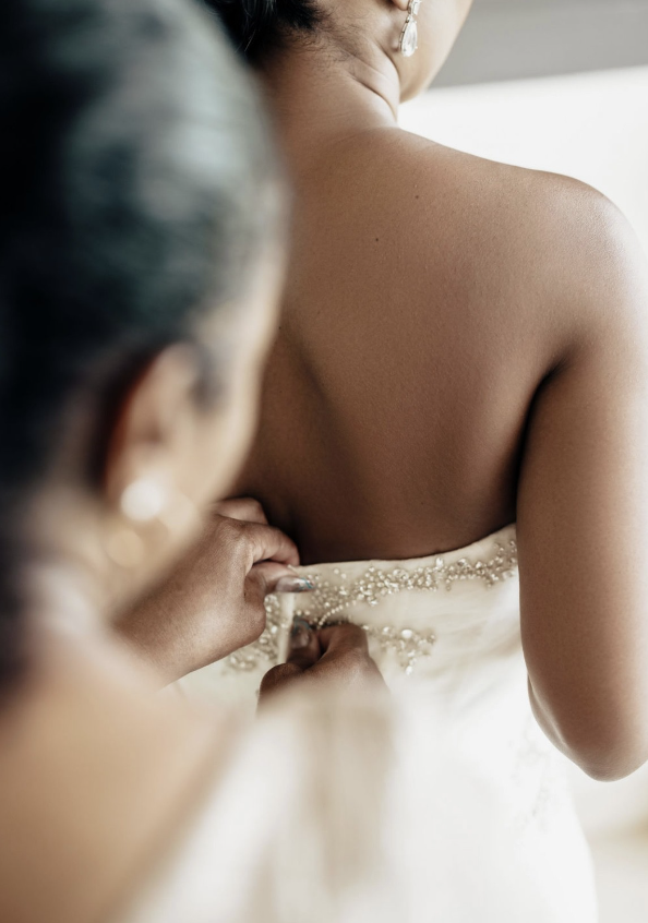 2025 New Mermaid Sweetheart Neck Rhinestone Tulle Long Sweep Wedding Dress SH2232