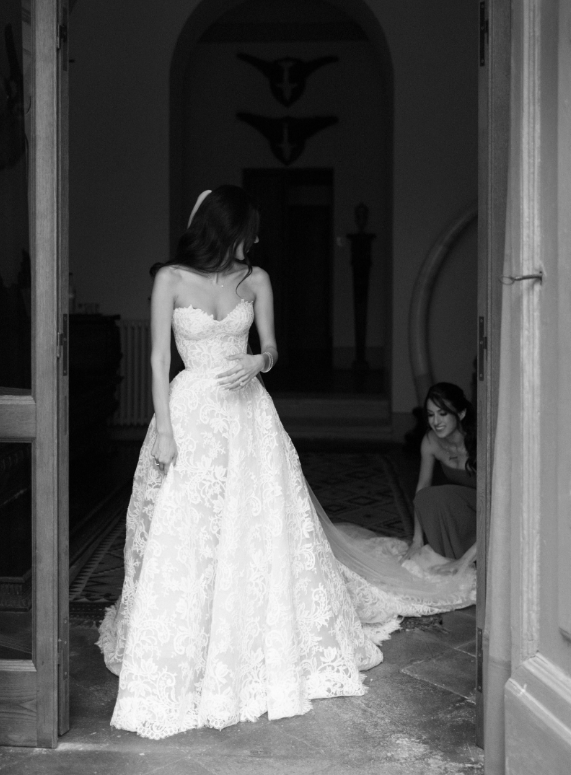 Elegant A Line Sweetheart Neck Lace Tulle Long Sweep Wedding Dress SH2219