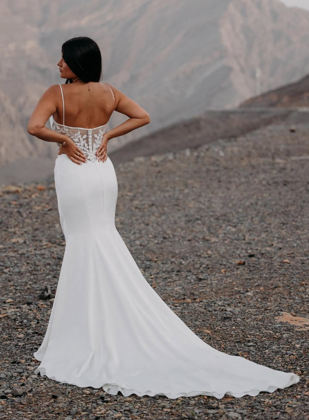 Simple Mermaid Spaghetti Strap Corset Appliques White Satin Long Wedding Dress SH2004