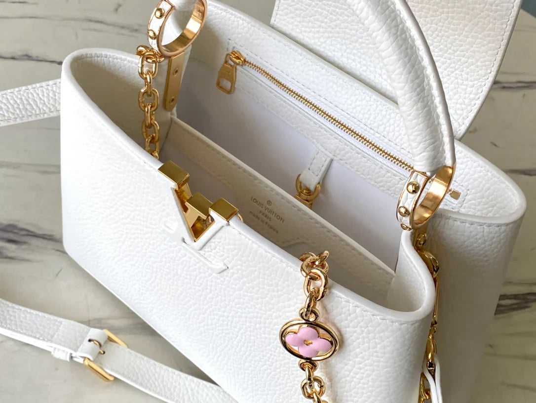 LV Capucines BB White size 27 x 18 x 9 cm