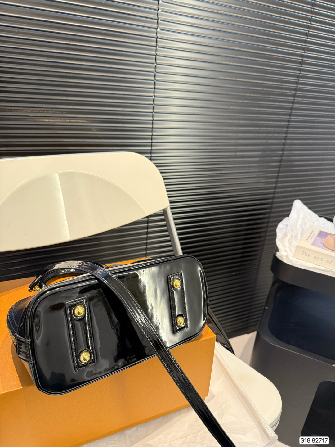 Louis Vuitton LV Black Tote Bag Water Wave Shell Bag 24x18cm