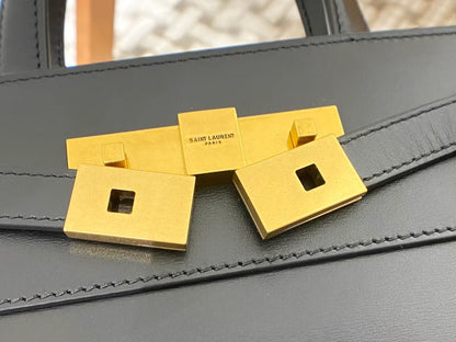 YSL Manhattan Nano Bag Black 593741 21x16x9cm