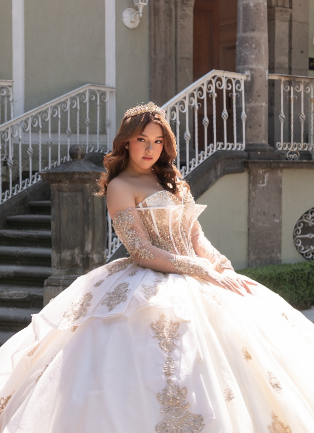 Champagne Sweetheart Neck Corset Rhinestone Tulle Ball Gown Sweet 16 Dress Quinceanera Dress SH2126