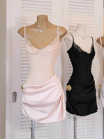 Modest Sheath Spaghetti Straps Little Black Dress Party Dresses Short Formal Homecoming Dresses Night Chic Elegant Cocktail Dresses 16th Birthday Outfits Lace Hoco Dress DH2767