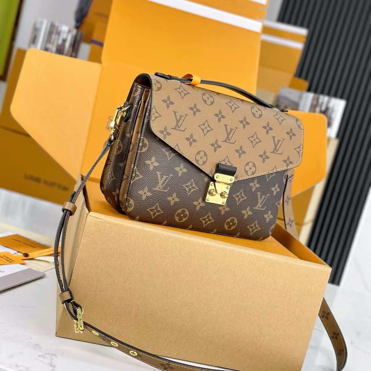 Louis Vuitton M44876 Pochette Métis