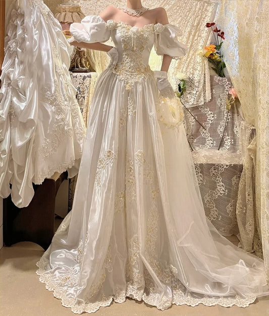 __Ivory white gorgeous beaded retro classical oil painting aristocratic girl handmade pearls and embroidery long floor-length satin ball gown evening dress wedding dress gh4543