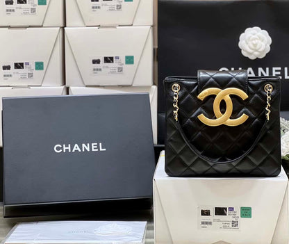 CHANEL 24C Street Style Party Style Elegant Style Logo Shoulder Bags 17.5x20x5cm