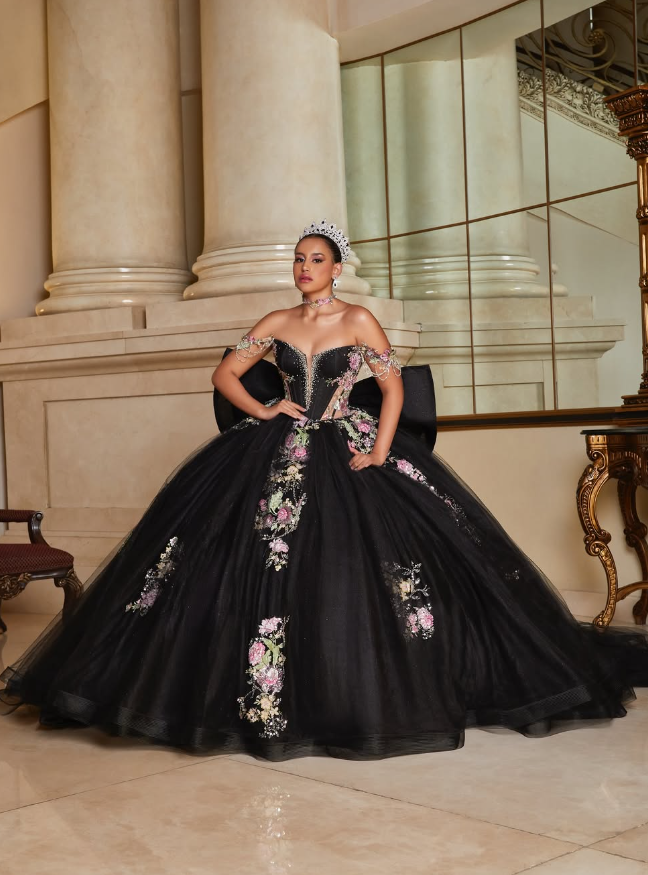 Black Off the Shoulder Appliques Beaded Tulle Prom Dress Quinceanera Dress Ball Gown with Bow SH2353