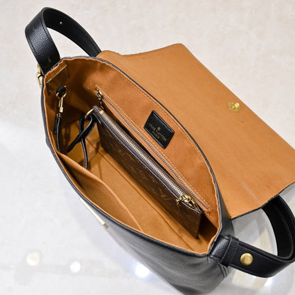 LOUIS VUITTON LOW KEY MESSENGER BLACK 30CM M13148