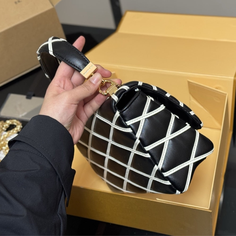 LOUIS VUITTON GO 14 PM BLACK AND WHITE 23CM M14849