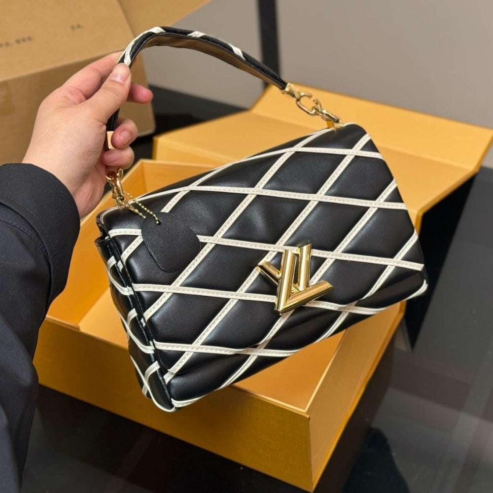 LOUIS VUITTON GO 14 PM BLACK AND WHITE 23CM M14849