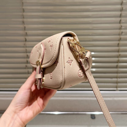 LOUIS VUITTON NANO DIANE BICOLOR EDEN 18CM M13642
