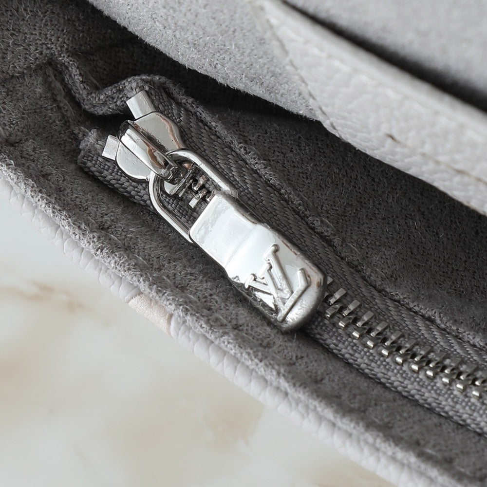 LOUIS VUITTON WALLET ON CHAIN IVY BRUME GRAY 23CM M14225