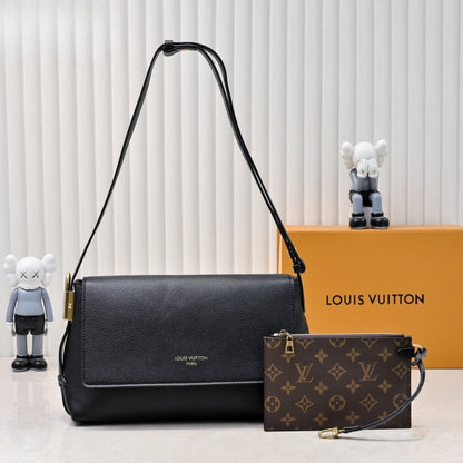 LOUIS VUITTON LOW KEY MESSENGER BLACK 30CM M13148