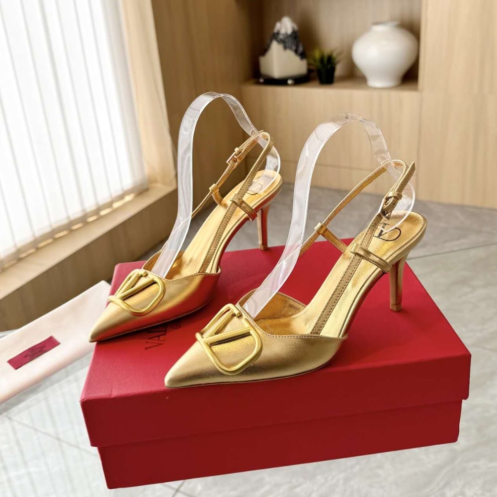 VALENTINO VLOGO SIGNATURE SLINGBACK PUMP IN GOLD