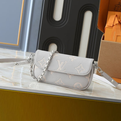 LOUIS VUITTON WALLET ON CHAIN IVY BRUME GRAY 23CM M14225
