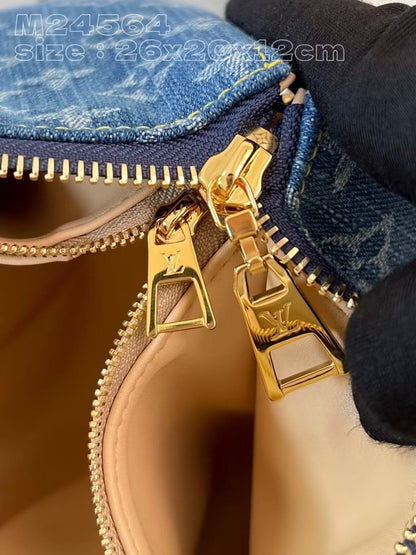 Louis Vuitton M24564 NEW Coussin PM