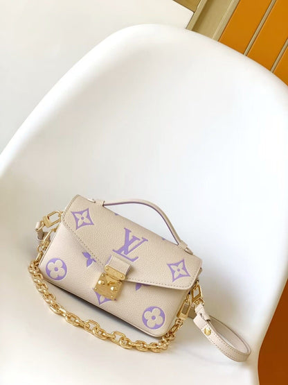 Louis Vuitton M23940 Pochette Métis East West