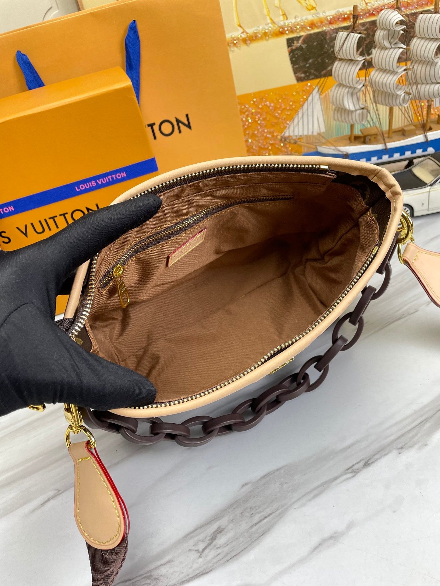 Lv Louis V 60435 Crossbody Bag 25cm