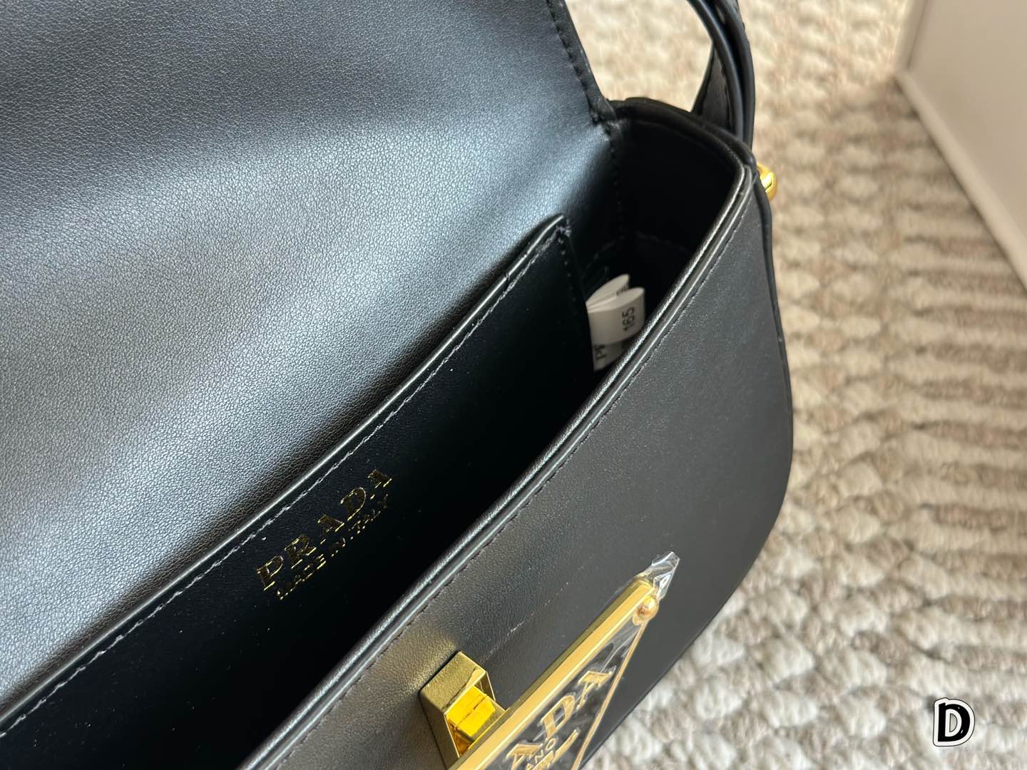 Prada Femme Handbag Black 21x13cm